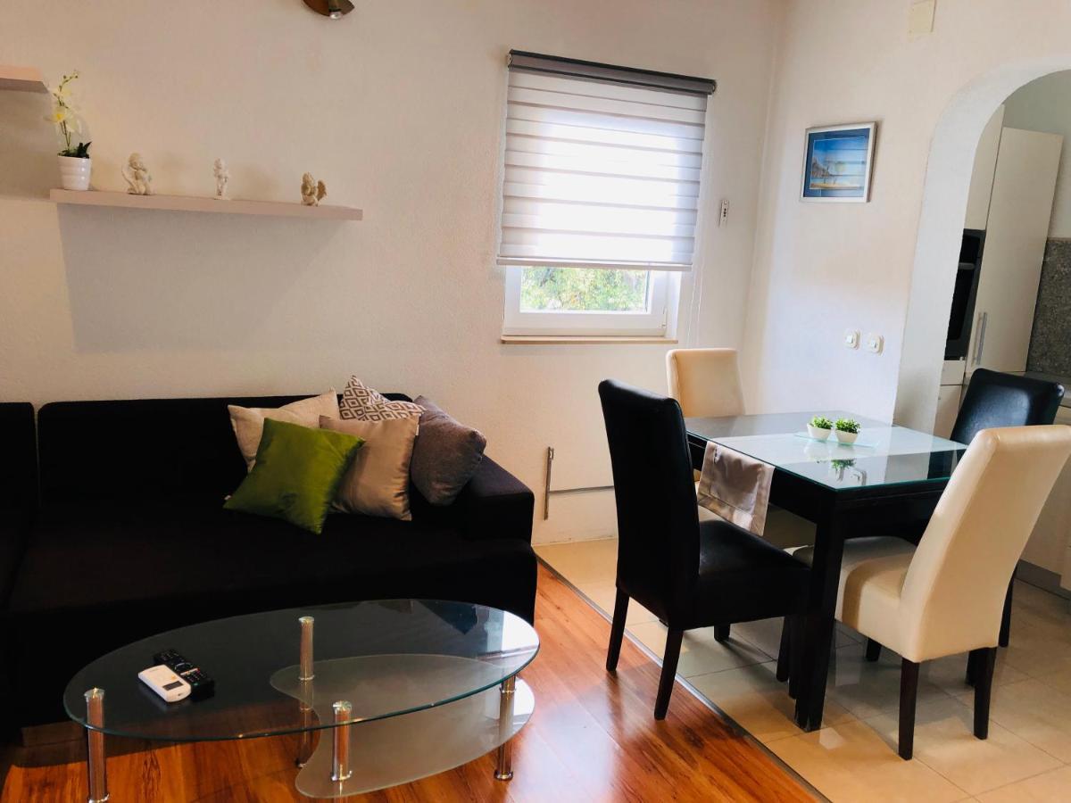 Apartman Stevic พิสัก ภายนอก รูปภาพ